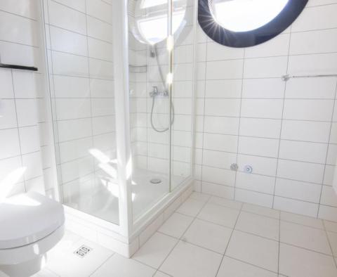 Hotel zum Verkauf in Tucepi, nur 70 Meter vom Meer entfernt - foto 21