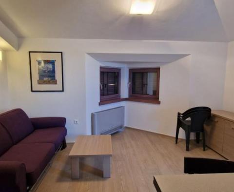Propriété spacieuse avec 16 chambres, deux piscines et un court de tennis - pic 16