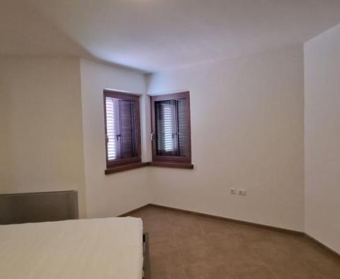 Propriété spacieuse avec 16 chambres, deux piscines et un court de tennis - pic 24