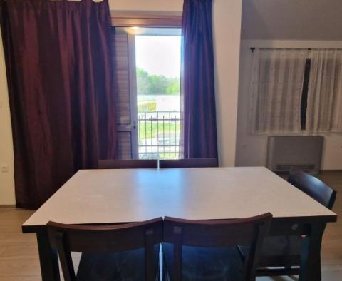 Propriété spacieuse avec 16 chambres, deux piscines et un court de tennis - pic 40