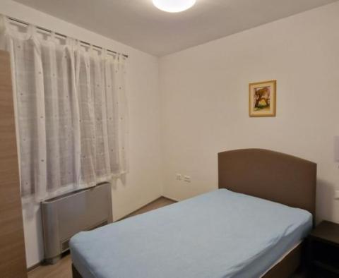 Propriété spacieuse avec 16 chambres, deux piscines et un court de tennis - pic 70