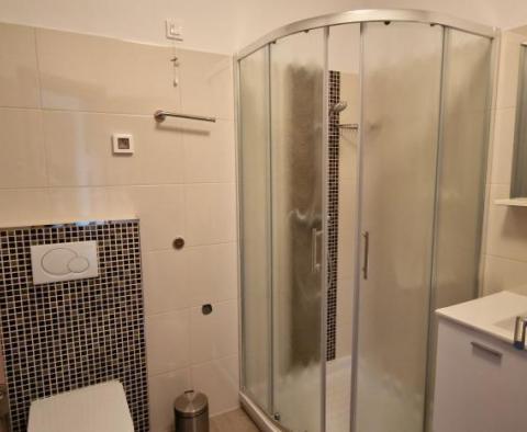 Propriété spacieuse avec 16 chambres, deux piscines et un court de tennis - pic 80