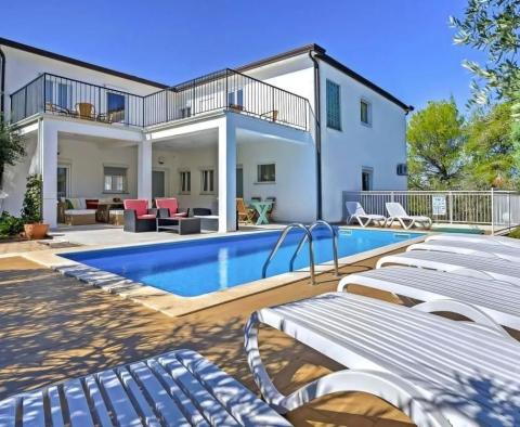 Apart-hotel with swimming pool 300 meters from the beach in Umag area - pic 3