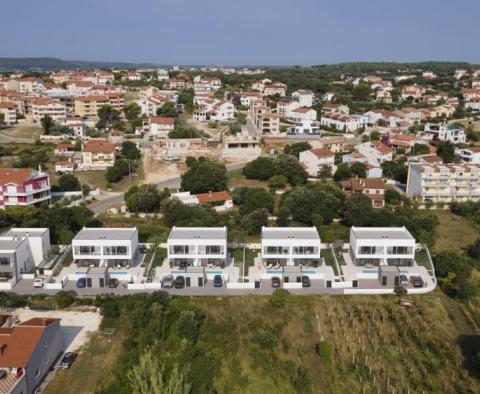 Land plot with project of 10 villas in Liznjan close to the sea - pic 2