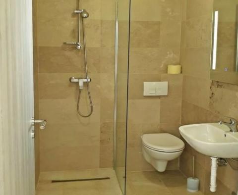 Przestronny hotel apartamentowy składający się z 8 jednostek mieszkalnych z basenem w Rabac, niecałe 1 km od morza - pic 31