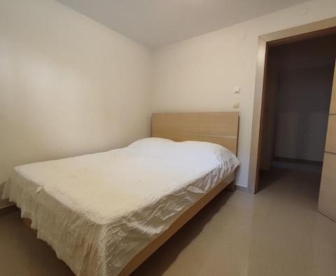 Penthouse  of 120 m2, sea view, jacuzzi, garden, parking, furnished - in Pjescana Uvala - pic 27