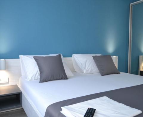 Dom z 9 apartamentami w Cesarica, Karlobag 150 metrów od morza - pic 8