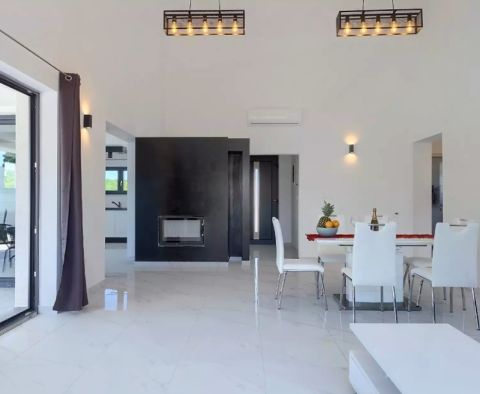 Maison de plain-pied nouvellement construite avec piscine dans le quartier de Rabac - pic 13