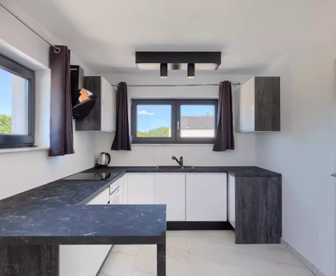 Maison de plain-pied nouvellement construite avec piscine dans le quartier de Rabac - pic 20