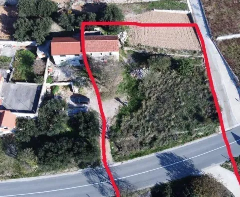 Kombinace stavebních a zemědělských pozemků na Pelješaci- 1. linie k moři - pic 2 Kombinace stavebních a zemědělských pozemků na Pelješaci- 1. linie k moři - pic 2