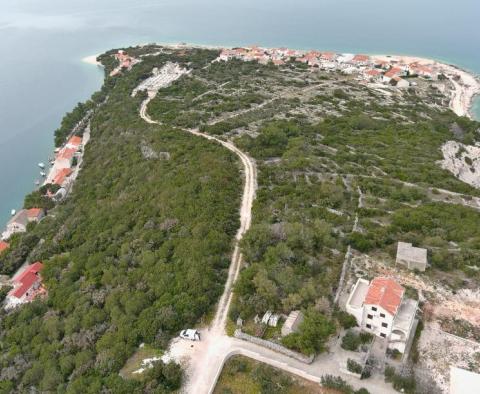 Městský pozemek na prodej v Povlja, ostrov Brač, pouhých 200 metrů od moře - pic 10