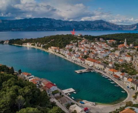 Městský pozemek na prodej v Povlja, ostrov Brač, pouhých 200 metrů od moře - pic 15