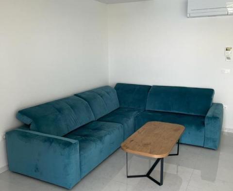 Luxus apartman az első sorban a tenger mellett Zadar közelében, a rezidenciában, medencével a tengerre néz - pic 6