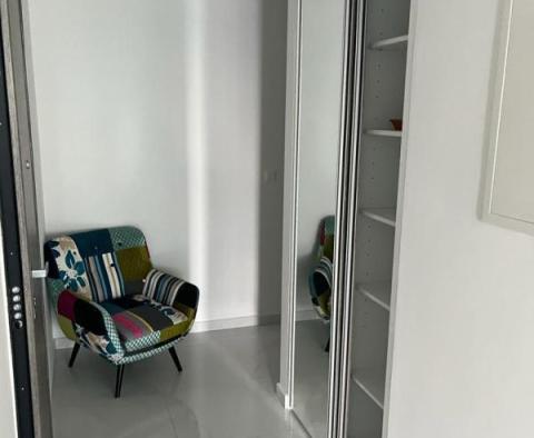 Luxus apartman az első sorban a tenger mellett Zadar közelében, a rezidenciában, medencével a tengerre néz - pic 16
