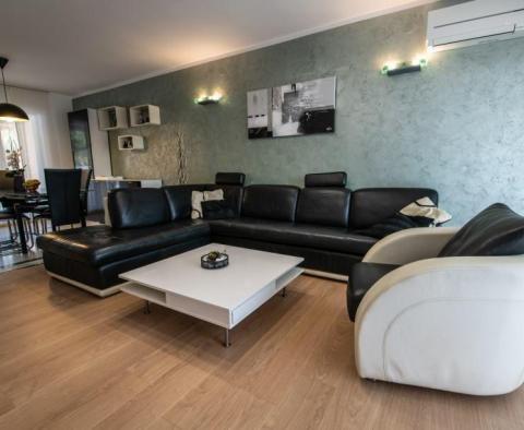 Vila se dvěma apartmány a bazénem! V blízkosti moře ve Vinkuran! - pic 6