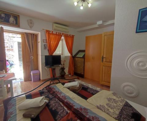 Unique dwelling with 4 apartments in old town of Rovinj - pic 4