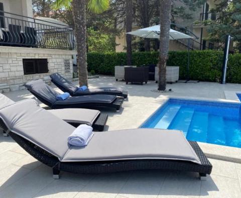Villa úszómedencével Malinska-Dubašnicában - pic 2