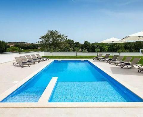 Moderne Luxusvilla mit Pool in Štinjan, ca. 1 km von den Stränden entfernt - foto 26