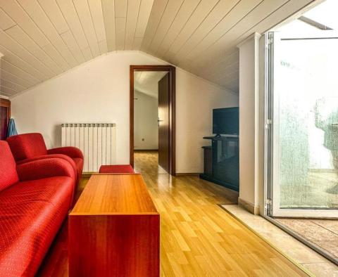Appartement avec vue imprenable sur la mer et prix incroyablement bas à Njivice, Omišalj - pic 5