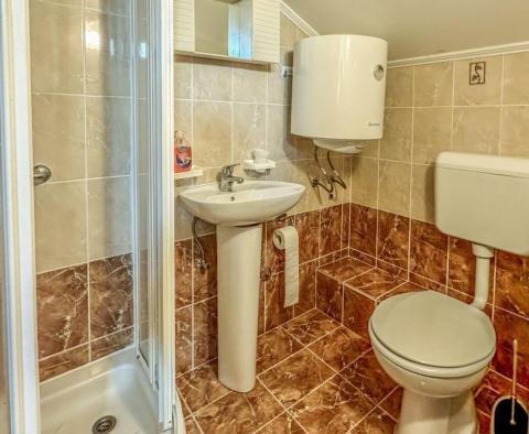 Appartement avec vue imprenable sur la mer et prix incroyablement bas à Njivice, Omišalj - pic 11