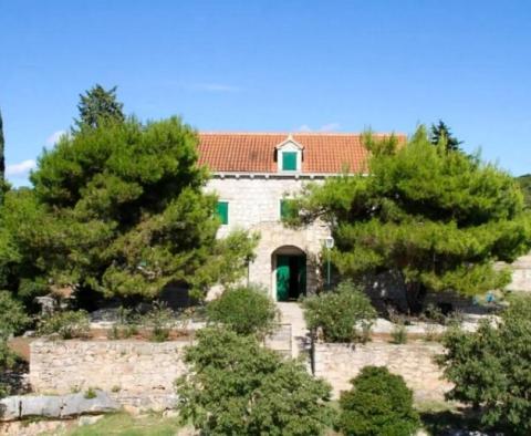 Manoir unique au bord de l'eau dans la région de Sibenik avec accès à la jetée et à la plage - pic 3
