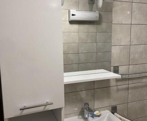 Przestronna nieruchomość na sprzedaż w Lovran, zaledwie 500 metrów od morza. - pic 26