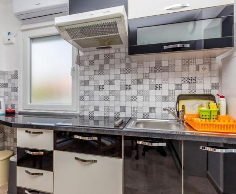 Dům se 4 apartmány v Malinska-Dubašnica na ostrově Krk - pic 9
