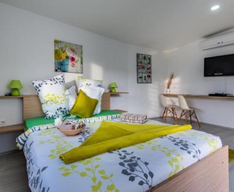 Außergewöhnliches modernes Anwesen mit 5 Apartments und Restaurant in 1. Meereslinie - foto 26