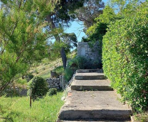 Propriété isolée unique de type phare avec jetée privée dans la région de Sibenik - pic 16