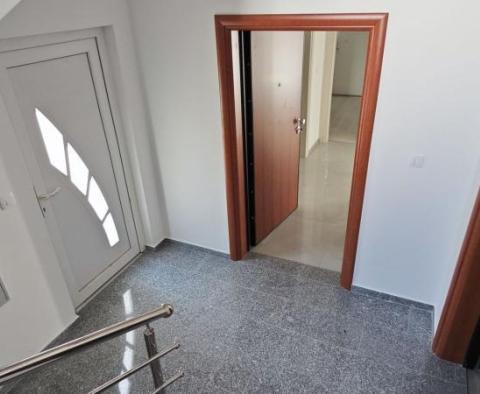 Új apartman Crikvenicában, 3 hálószobával - pic 12