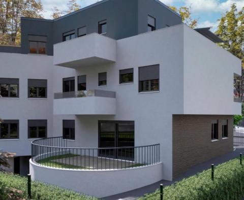 Wyjątkowy penthouse z 4 sypialniami i 2 garażami, nowy kompleks w Zagrzebiu Maksimir  - pic 3