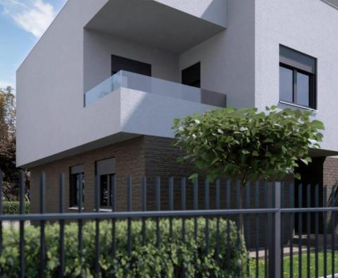 Wyjątkowy penthouse z 4 sypialniami i 2 garażami, nowy kompleks w Zagrzebiu Maksimir  - pic 4