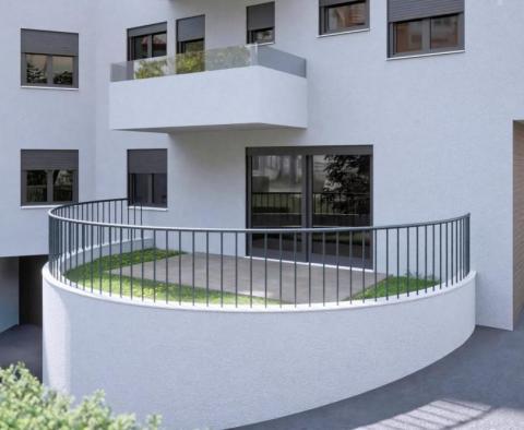 Wyjątkowy penthouse z 4 sypialniami i 2 garażami, nowy kompleks w Zagrzebiu Maksimir  - pic 5