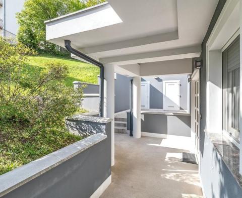 Záhřeb, Jelekovići, krásná vila 303,5 m2 na pozemku 1786 m2, na prodej - pic 9