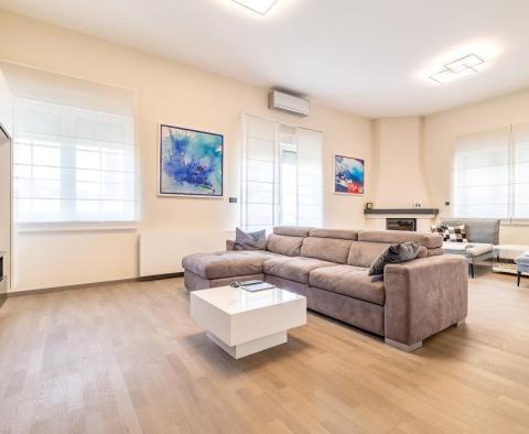 Záhřeb, Jelekovići, krásná vila 303,5 m2 na pozemku 1786 m2, na prodej - pic 11