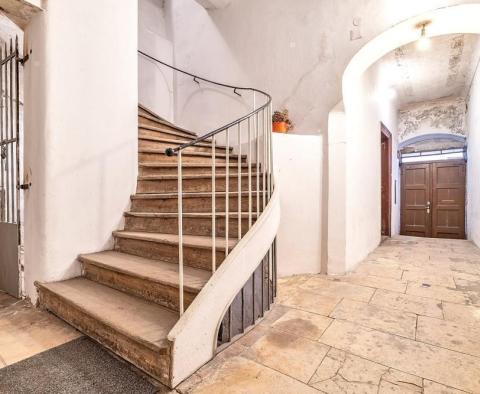 Piękny dom o powierzchni 400 m2 w wyjątkowej lokalizacji w Zagrzebiu, Gornji grad - pic 12