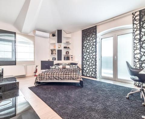 Семейная вилла 450 м2 с бассейном в Загребе, Ремете - фото 4