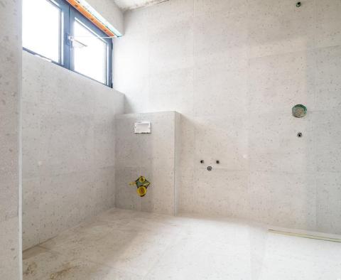 Zcela nová moderní luxusní vila s bazénem v Záhřebu, oblast Odry - pic 12
