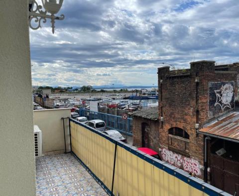 Wunderschöne Wohnung in der 1. Reihe in Rijeka, Porto Baros - foto 11