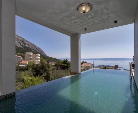 Světlá nová vila ve Veliko Brdo, Makarska, s úžasným výhledem na moře - pic 4