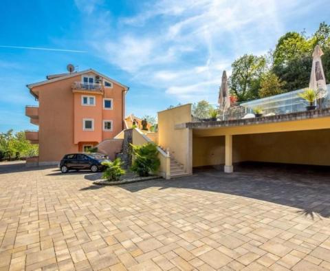 Жилой дом 700 м2 с бассейном + 6000м2 земли с проектом оздоровительного курорта на 28 номеров в Ловране - фото 4