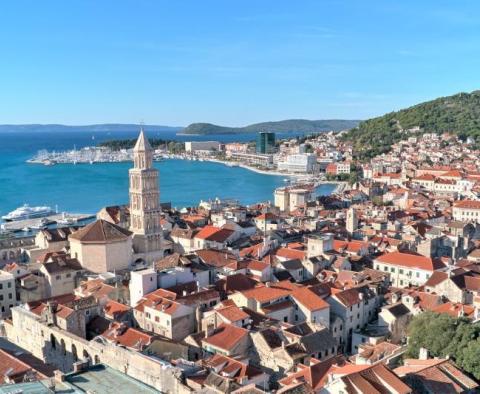 Luxuriös renovierte Wohnung im Diokletianpalast von Split – ideal zum Mieten - foto 2
