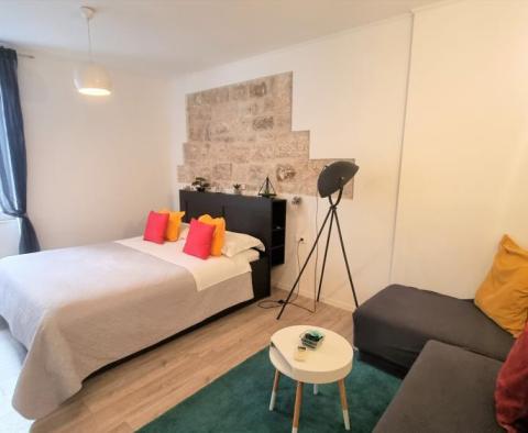 Luxuriös renovierte Wohnung im Diokletianpalast von Split – ideal zum Mieten - foto 6
