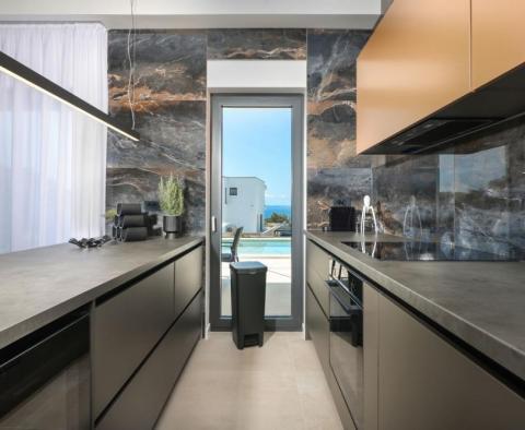 An exceptional modern villa with a swimming pool on Pag island, Novalja area - pic 33