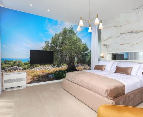 An exceptional modern villa with a swimming pool on Pag island, Novalja area - pic 46