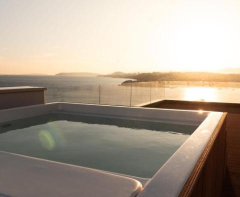 Luxury villa in a top location near Split, with sea views - pic 5