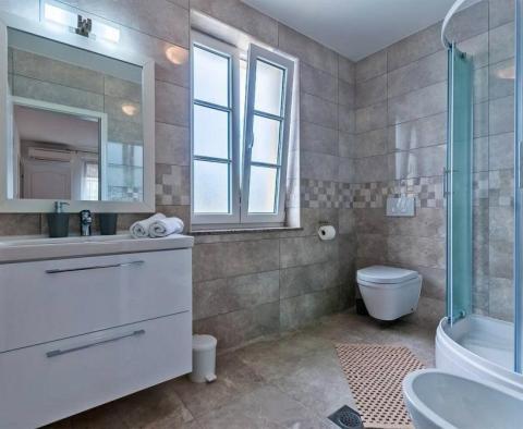 Impressionnante villa classique à Barban - pic 31