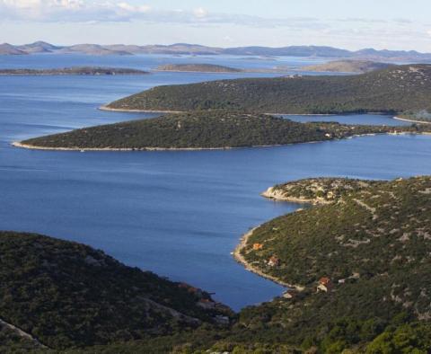 Building land only 100 meters from the sea on Pasman island, ideal for a villa - pic 10