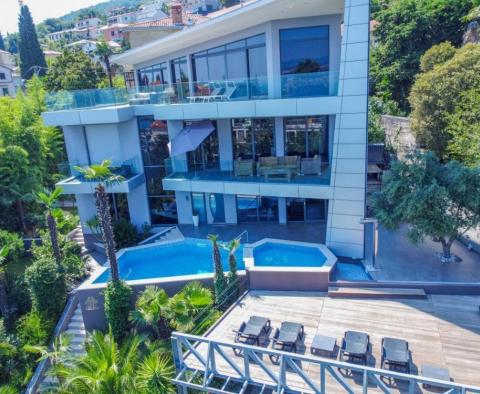 Eine beeindruckende moderne Villa mit Swimmingpool im Zentrum von Opatija, nur wenige Schritte vom Lungomare entfernt - foto 13