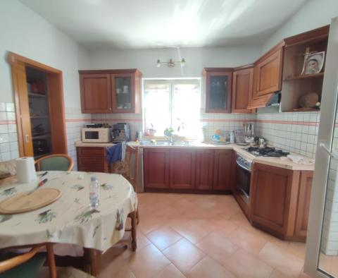 Immeuble avec vue mer à Fazana, à 500 mètres de la mer - pic 25